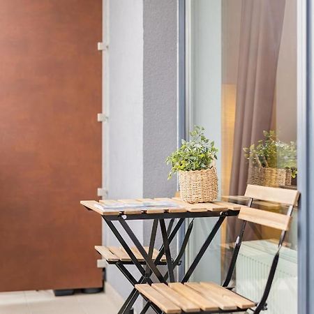 Cityscape Oasis: Active Studio Heaven Bratislava Luaran gambar