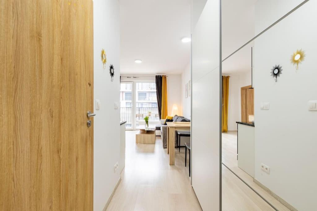 Cityscape Oasis: Active Studio Heaven Bratislava Luaran gambar